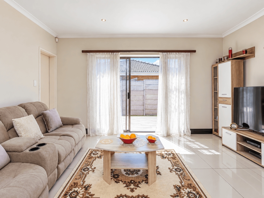 3 Bedroom Property for Sale in Protea Heights Western Cape